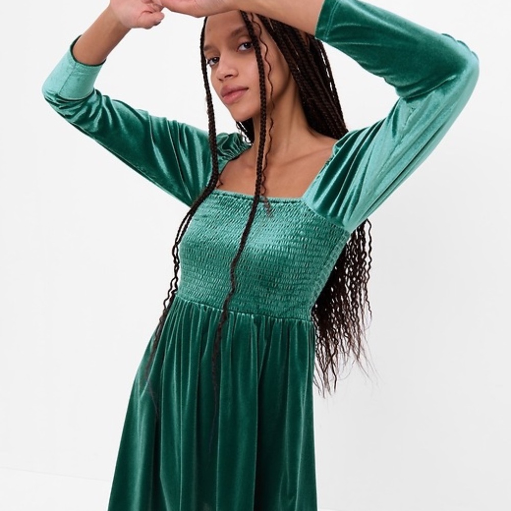 Gap Velvet Smocked Puff Long Sleeve Mini Dress in Green Pine